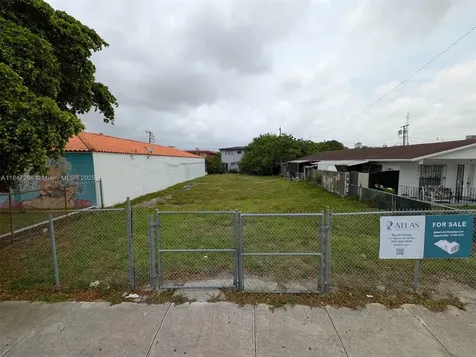 33 W 3rd Street Hialeah FL 33010