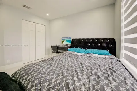 6073 Spring Isles Boulevard Lake Worth FL 33463