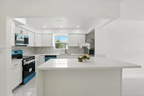 6424 Pierce Street Hollywood FL 33024