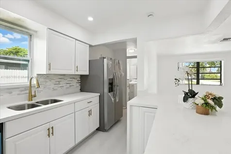 6424 Pierce Street Hollywood FL 33024