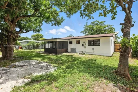 6424 Pierce Street Hollywood FL 33024