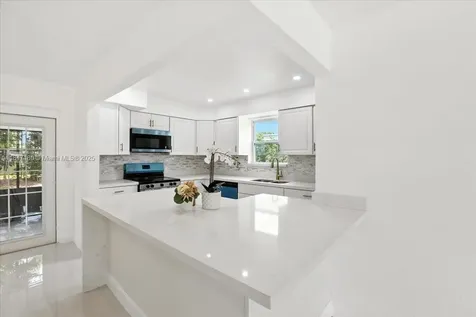 6424 Pierce Street Hollywood FL 33024