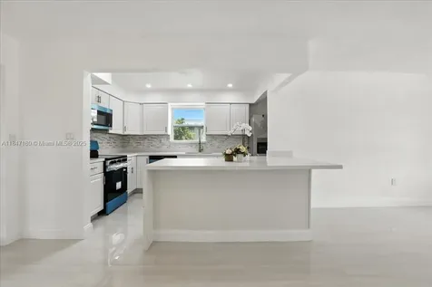 6424 Pierce Street Hollywood FL 33024