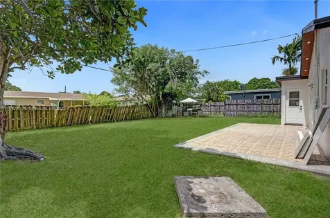 6220 NW 12th Court Sunrise FL 33313