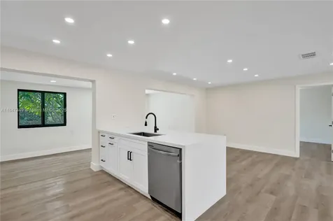 2180 NW 74th Avenue Sunrise FL 33313