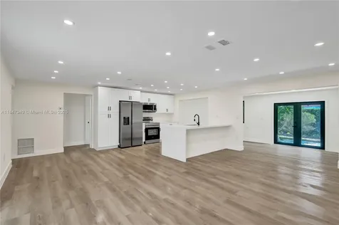 2180 NW 74th Avenue Sunrise FL 33313