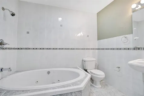 281 NE 169th Street North Miami Beach FL 33162