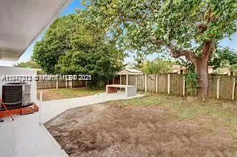 281 NE 169th Street North Miami Beach FL 33162