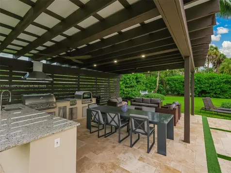 6840 N Cartee Road Palmetto Bay FL 33158