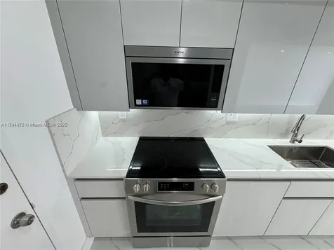 18031 Biscayne Boulevard Aventura FL 33160