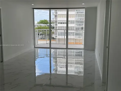 18031 Biscayne Boulevard Aventura FL 33160
