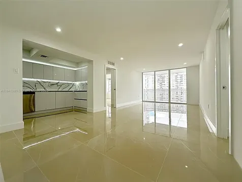 18071 Biscayne Boulevard Aventura FL 33160