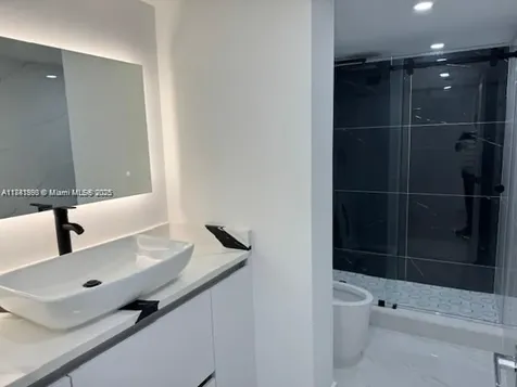 18071 Biscayne Boulevard Aventura FL 33160