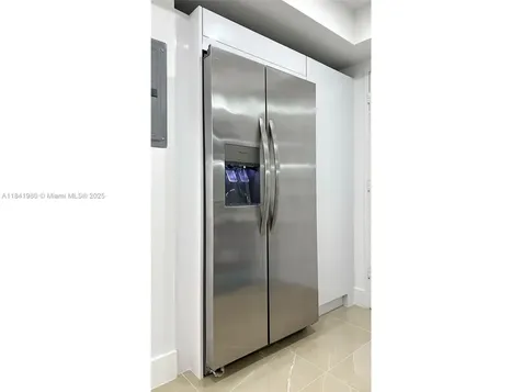 18071 Biscayne Boulevard Aventura FL 33160