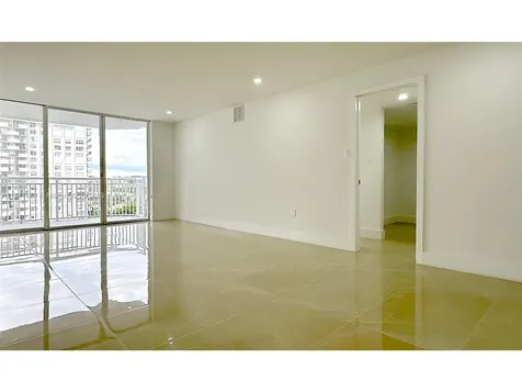18071 Biscayne Boulevard Aventura FL 33160
