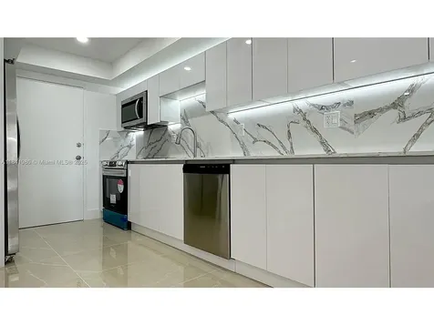 18071 Biscayne Boulevard Aventura FL 33160