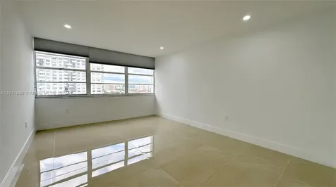 18071 Biscayne Boulevard Aventura FL 33160