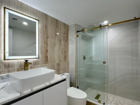 18071 Biscayne Boulevard Aventura FL 33160