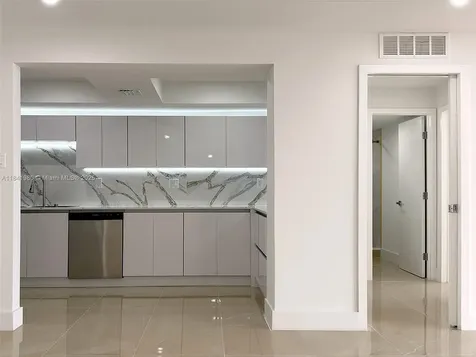 18071 Biscayne Boulevard Aventura FL 33160
