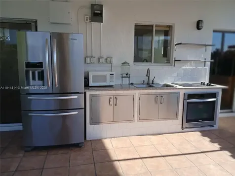 7467 NW 169th Lane Hialeah FL 33015