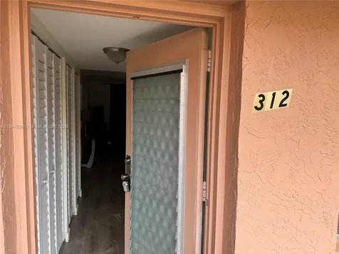 2841 Somerset Drive Lauderdale Lakes FL 33311