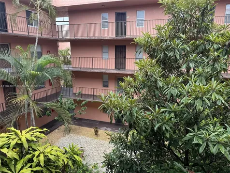 2841 Somerset Drive Lauderdale Lakes FL 33311