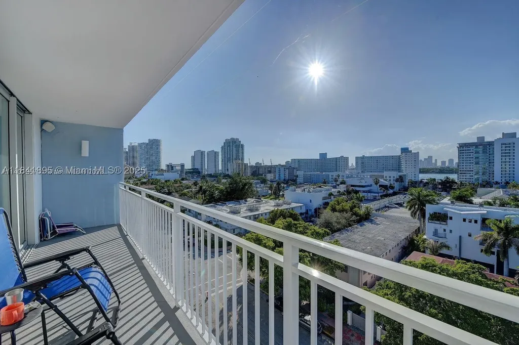 1045 10th Street Miami Beach FL 33139