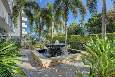 1045 10th Street Miami Beach FL 33139