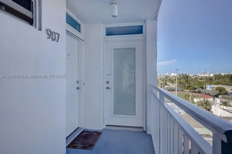 1045 10th Street Miami Beach FL 33139