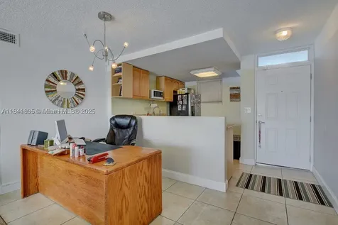 1045 10th Street Miami Beach FL 33139