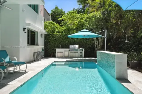 4048 Malaga Avenue Miami FL 33133
