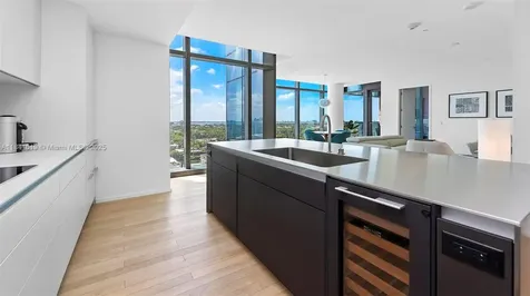 2901 Collins Avenue Miami Beach FL 33140