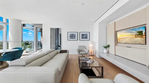 2901 Collins Avenue Miami Beach FL 33140
