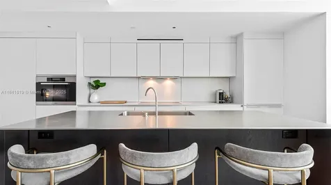 2901 Collins Avenue Miami Beach FL 33140