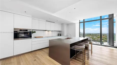 2901 Collins Avenue Miami Beach FL 33140