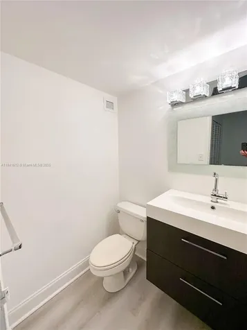 17011 N Bay Road Sunny Isles Beach FL 33160