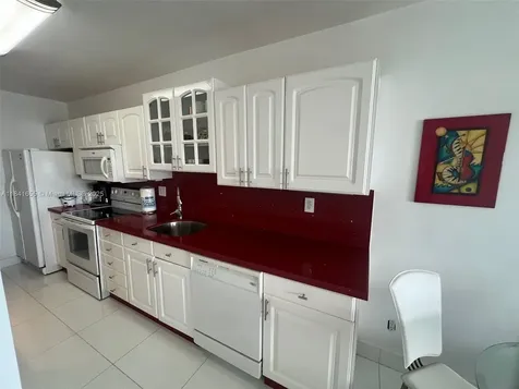 100 Lincoln Road Miami Beach FL 33139