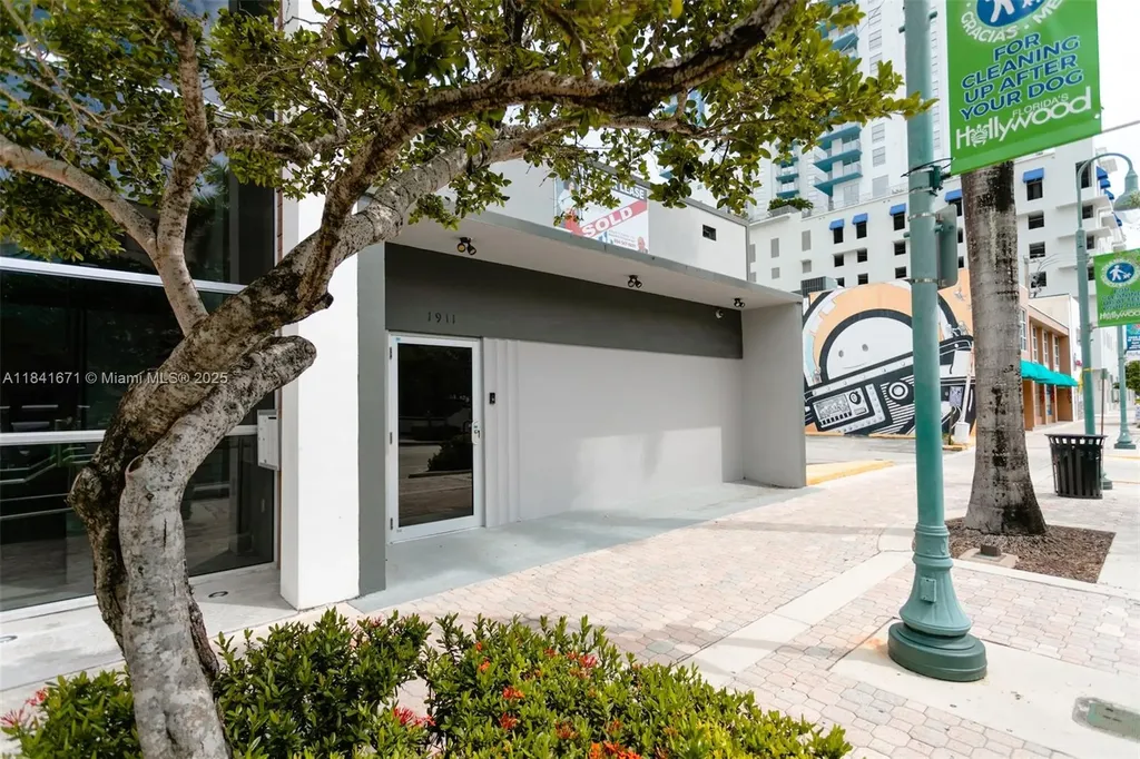 1911 Harrison Street Hollywood FL 33020