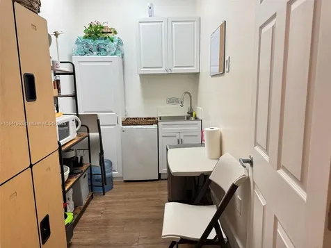10328 W Flagler Street Miami FL 33174