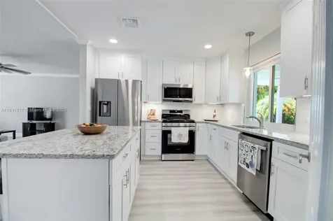 19820 SW 83rd Avenue Cutler Bay FL 33189