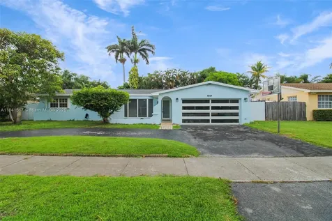 19820 SW 83rd Avenue Cutler Bay FL 33189