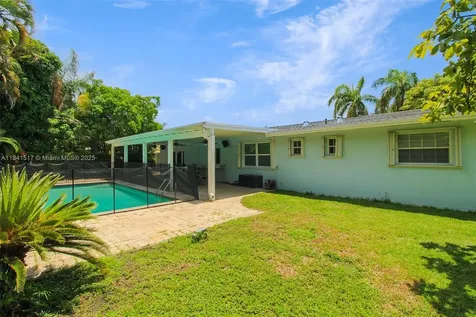 19820 SW 83rd Avenue Cutler Bay FL 33189