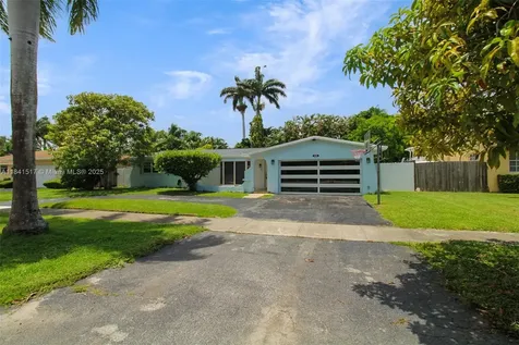 19820 SW 83rd Avenue Cutler Bay FL 33189