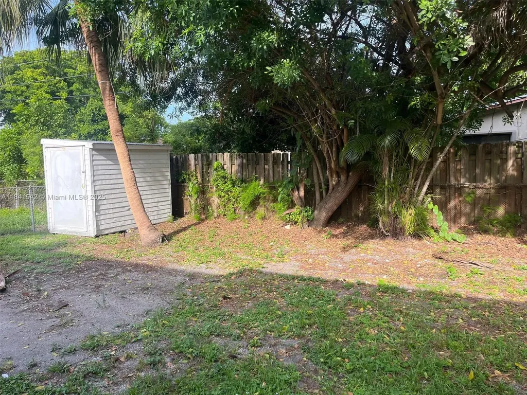 1450 N 64th Avenue Hollywood FL 33024