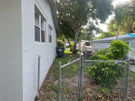 1450 N 64th Avenue Hollywood FL 33024