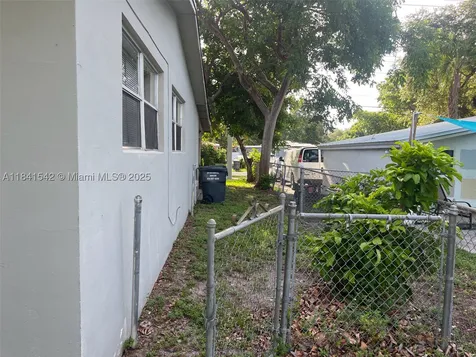 1450 N 64th Avenue Hollywood FL 33024