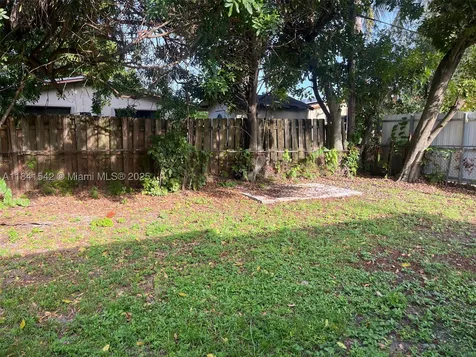 1450 N 64th Avenue Hollywood FL 33024