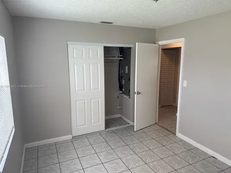 7699 SW 6th Street North Lauderdale FL 33068