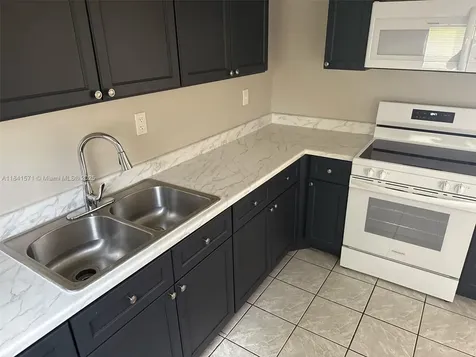 7699 SW 6th Street North Lauderdale FL 33068
