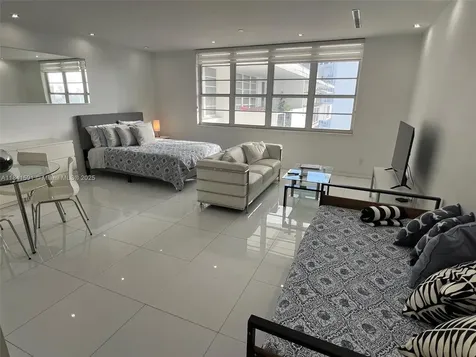 100 Lincoln Road Miami Beach FL 33139